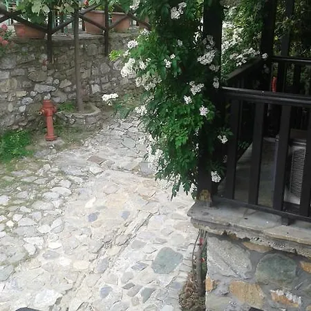 Traditional Archontoula Pensiune
